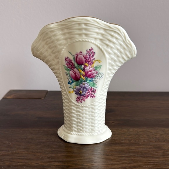 Lenox Other - Lenox Floral Embossed Cream Vase